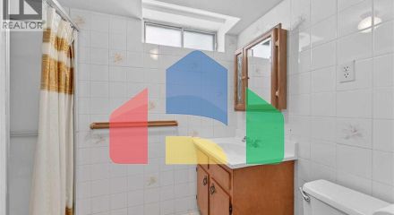 Residential - Single Family Home - Calgary, Canada - Canada