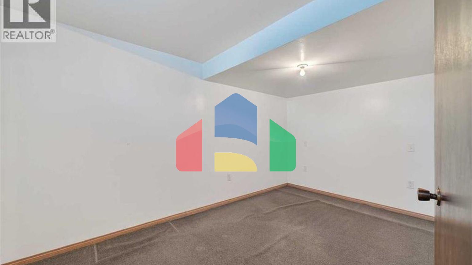 Residential - Single Family Home - Calgary, Canada - Canada