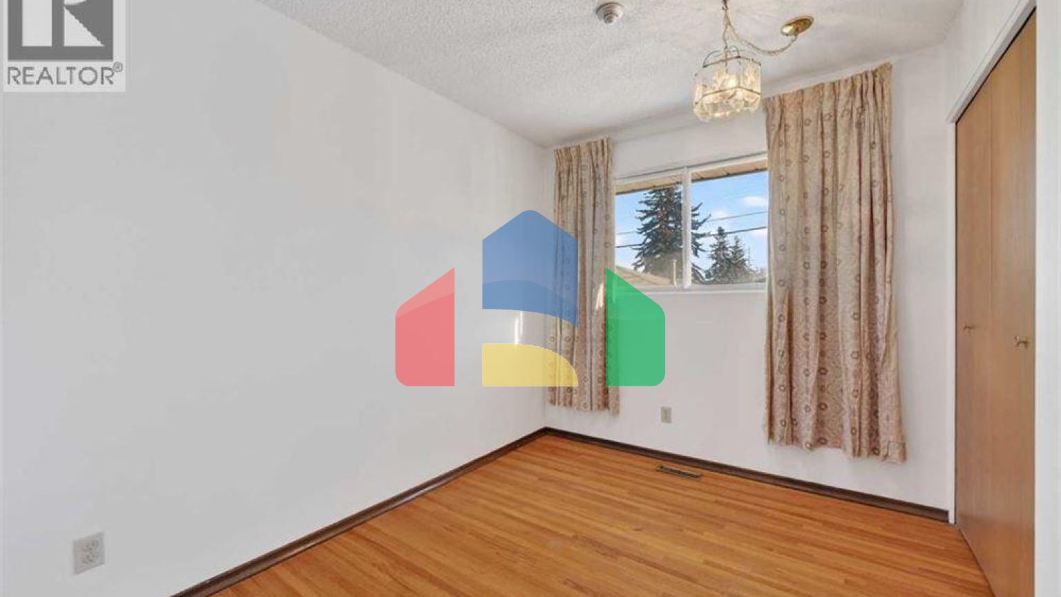 Residential - Single Family Home - Calgary, Canada - Canada