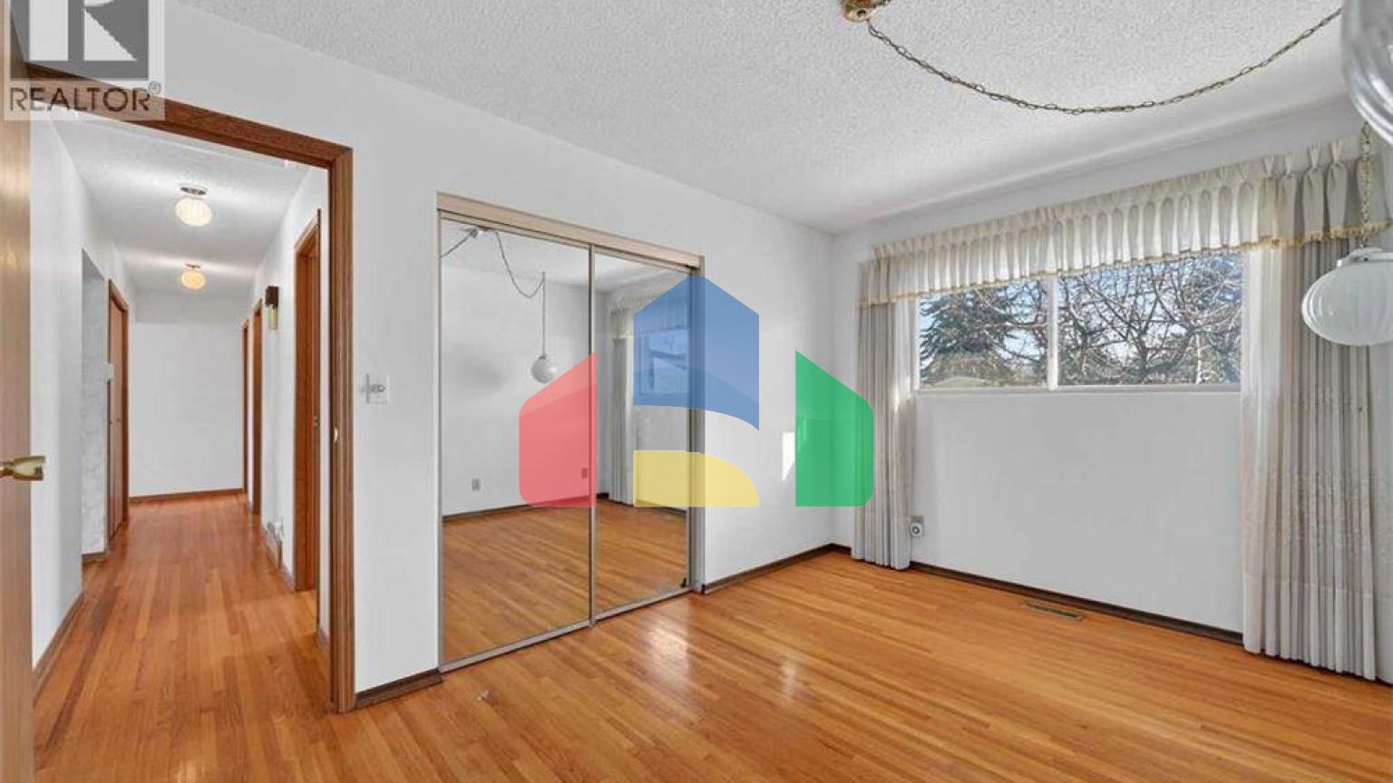 Residential - Single Family Home - Calgary, Canada - Canada