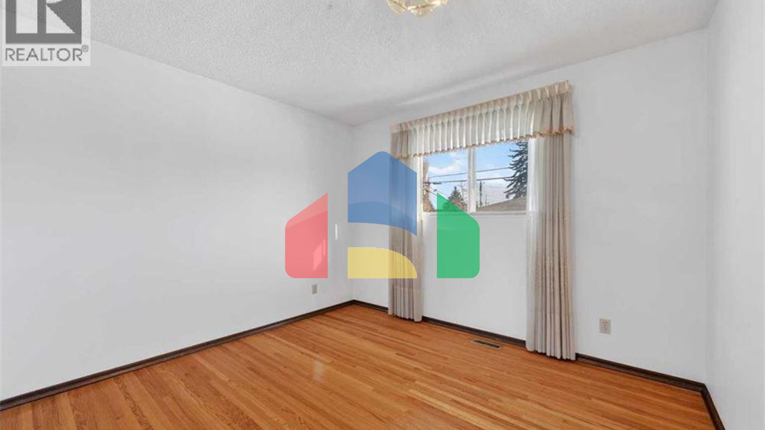 Residential - Single Family Home - Calgary, Canada - Canada