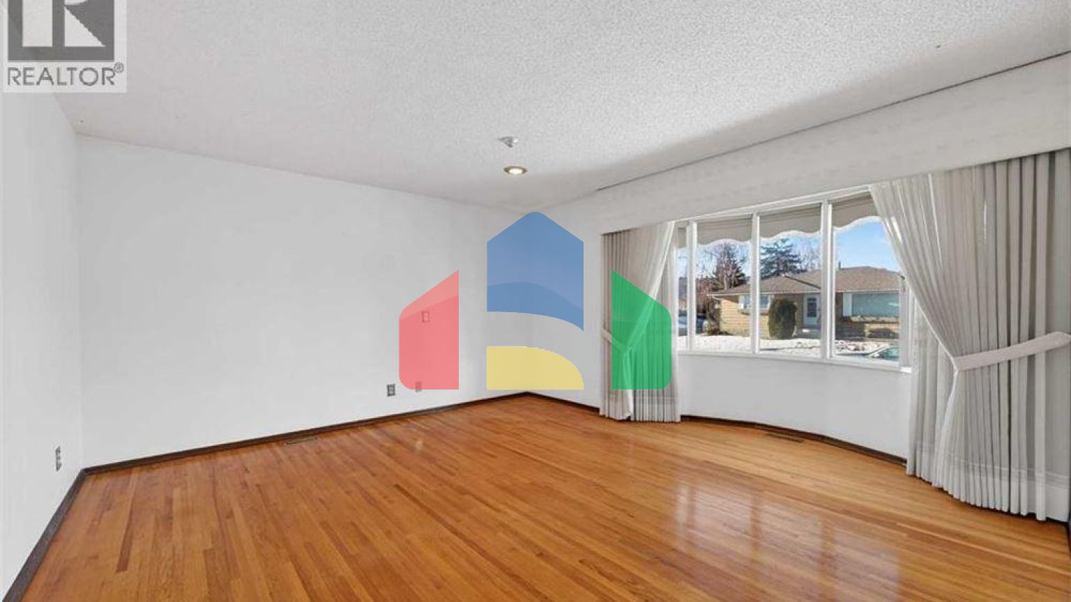 Residential - Single Family Home - Calgary, Canada - Canada