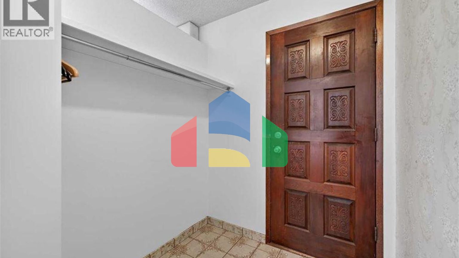 Residential - Single Family Home - Calgary, Canada - Canada