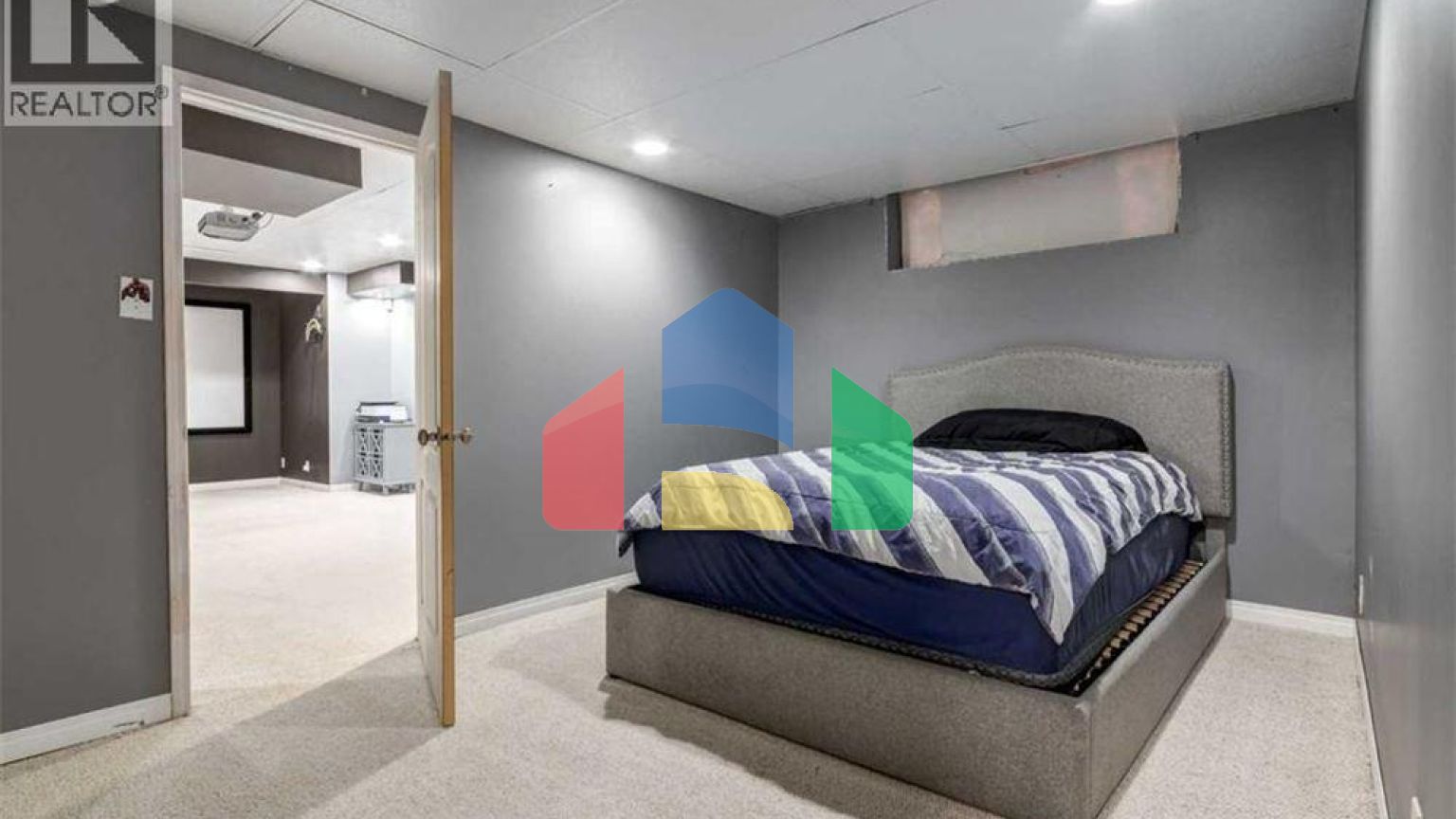 Residential - Single Family Home - Calgary, Canada - Canada