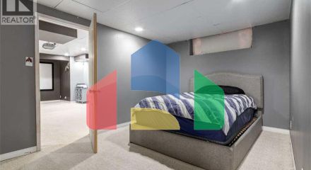 Residential - Single Family Home - Calgary, Canada - Canada