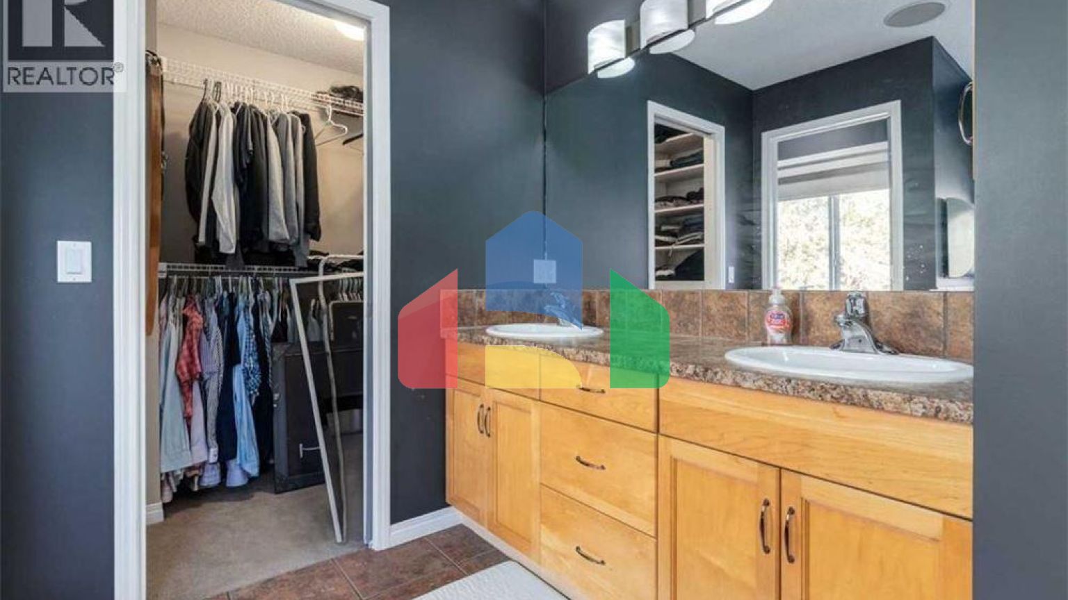 Residential - Single Family Home - Calgary, Canada - Canada