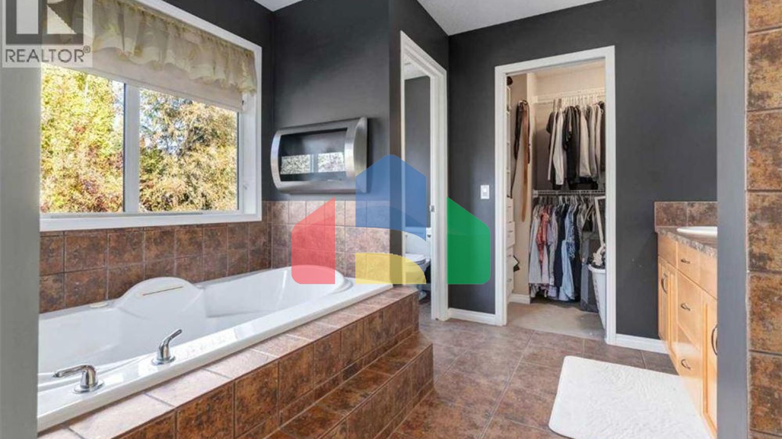 Residential - Single Family Home - Calgary, Canada - Canada