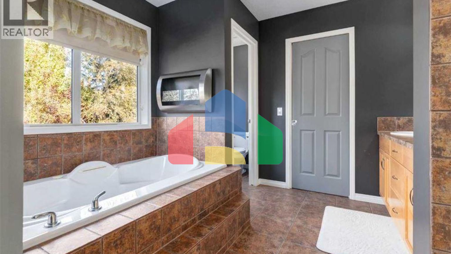 Residential - Single Family Home - Calgary, Canada - Canada