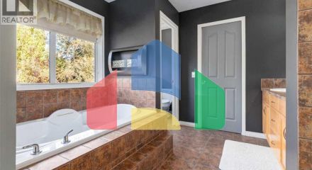 Residential - Single Family Home - Calgary, Canada - Canada