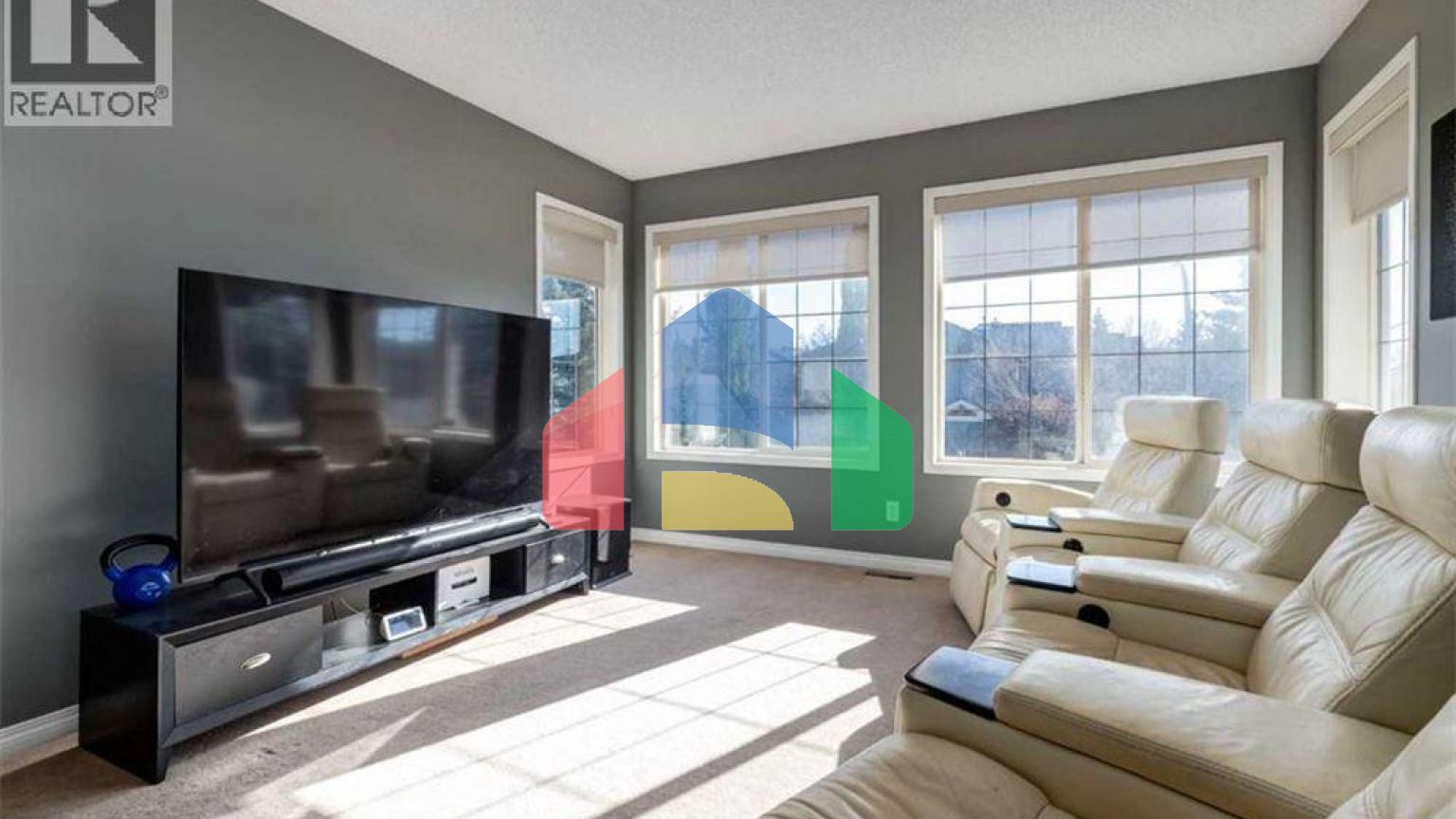 Residential - Single Family Home - Calgary, Canada - Canada