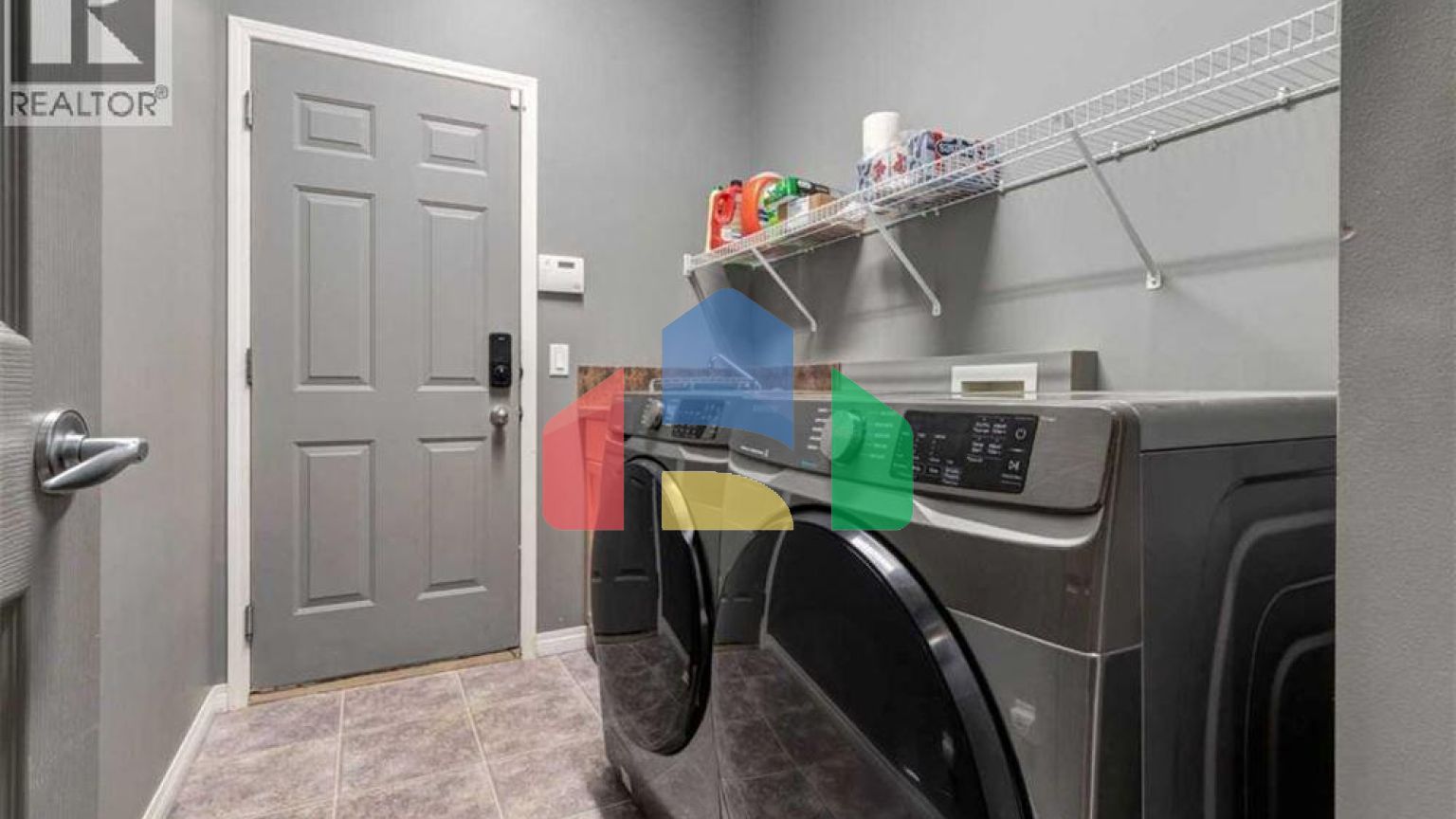 Residential - Single Family Home - Calgary, Canada - Canada