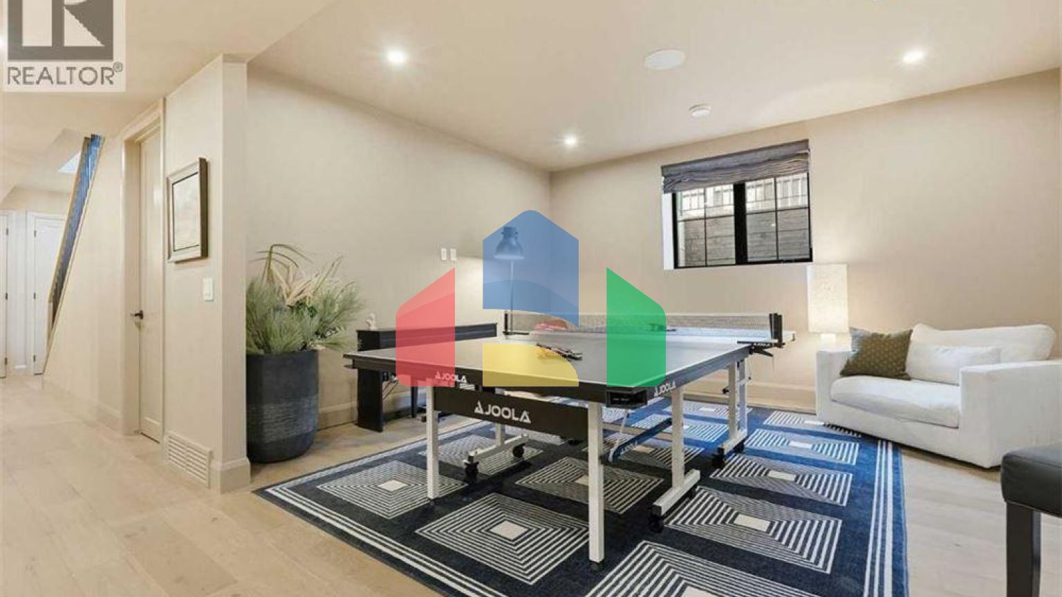 Residential - Single Family Home - Calgary, Canada - Canada