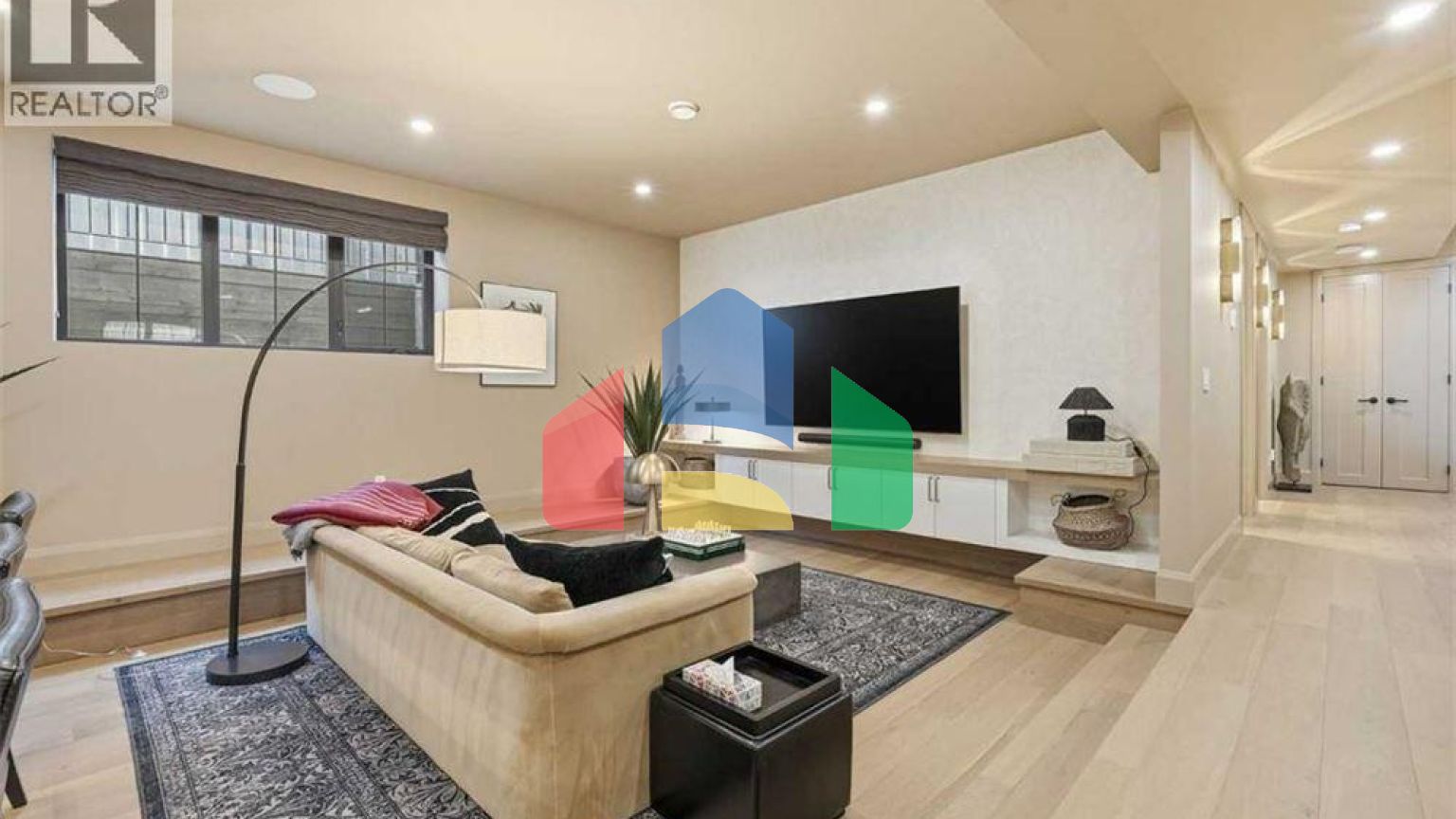 Residential - Single Family Home - Calgary, Canada - Canada