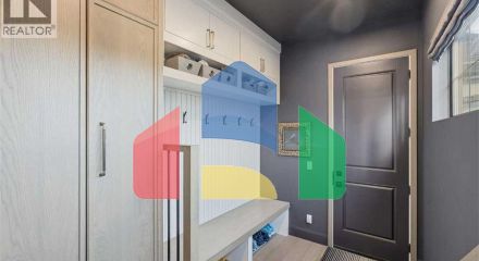 Residential - Single Family Home - Calgary, Canada - Canada