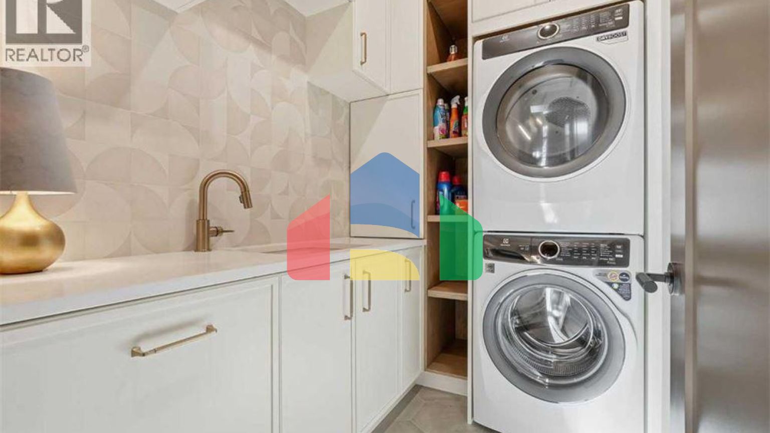 Residential - Single Family Home - Calgary, Canada - Canada