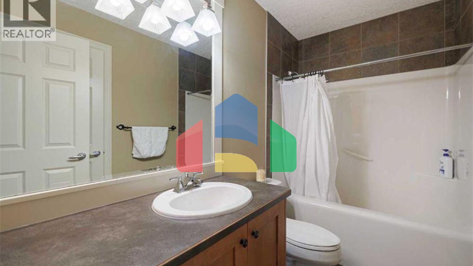 Residential - Single Family Home - Calgary, Canada - Canada