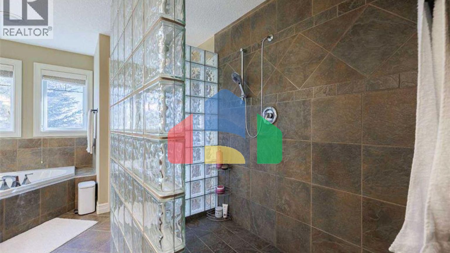 Residential - Single Family Home - Calgary, Canada - Canada