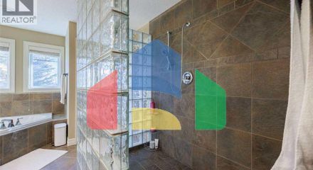 Residential - Single Family Home - Calgary, Canada - Canada