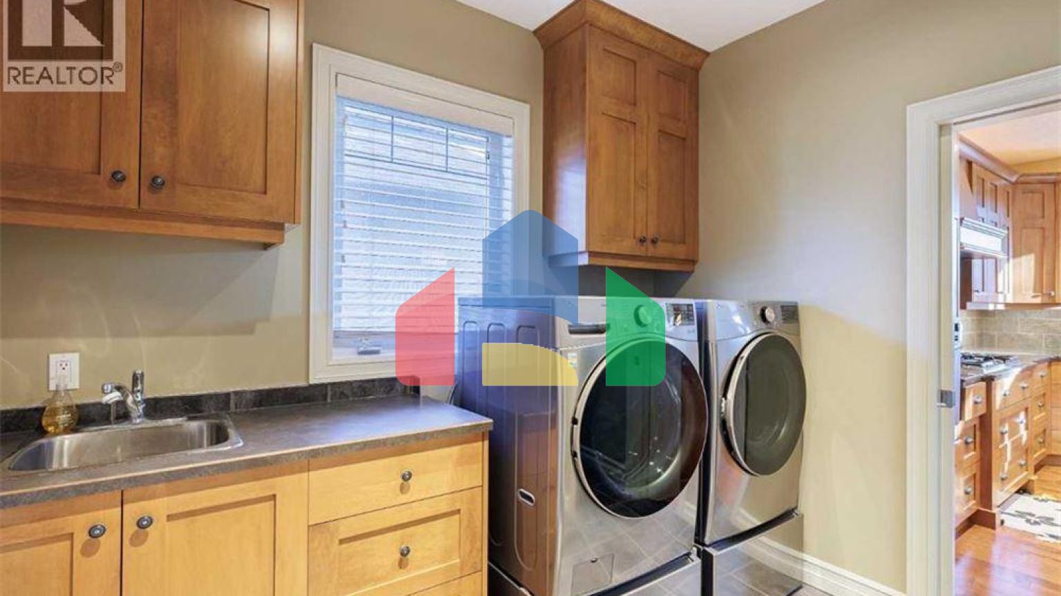 Residential - Single Family Home - Calgary, Canada - Canada