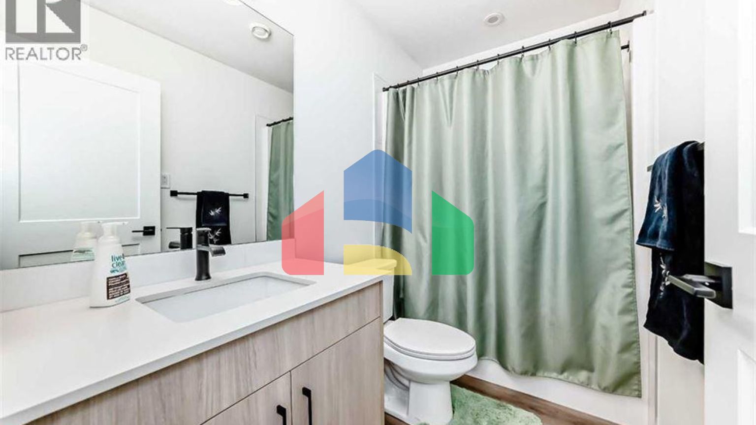 Residential - Single Family Home - Calgary, Canada - Canada