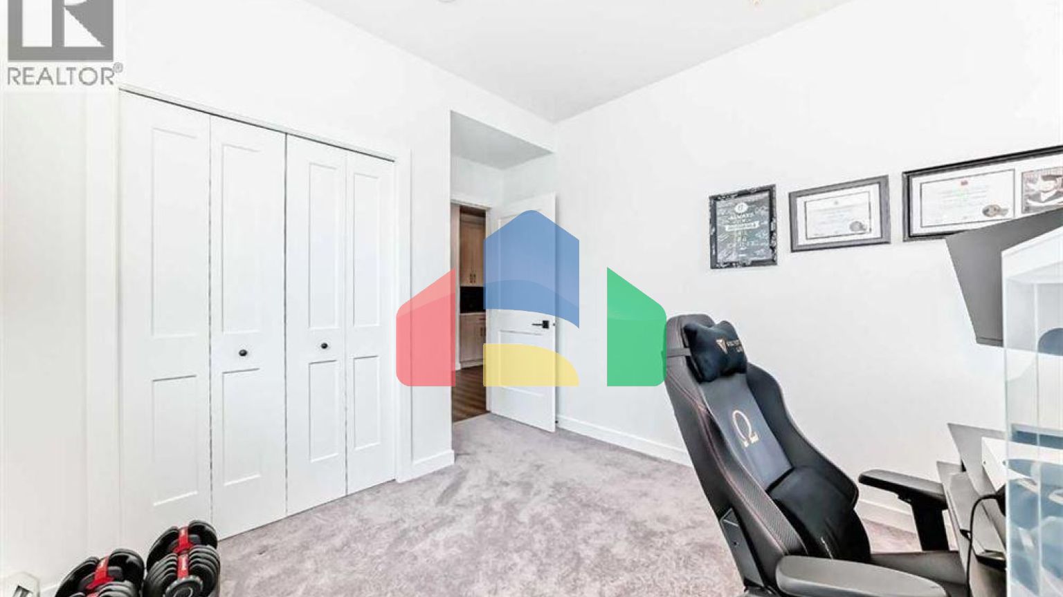 Residential - Single Family Home - Calgary, Canada - Canada