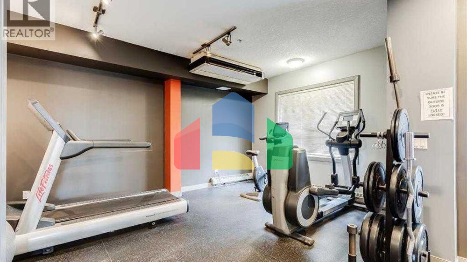 Residential - Single Family Home - Calgary, Canada - Canada