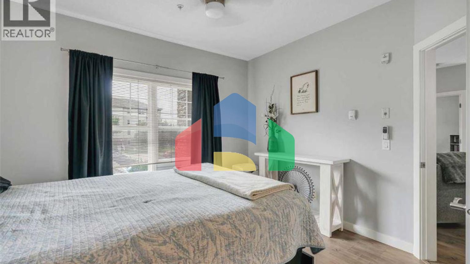 Residential - Single Family Home - Calgary, Canada - Canada