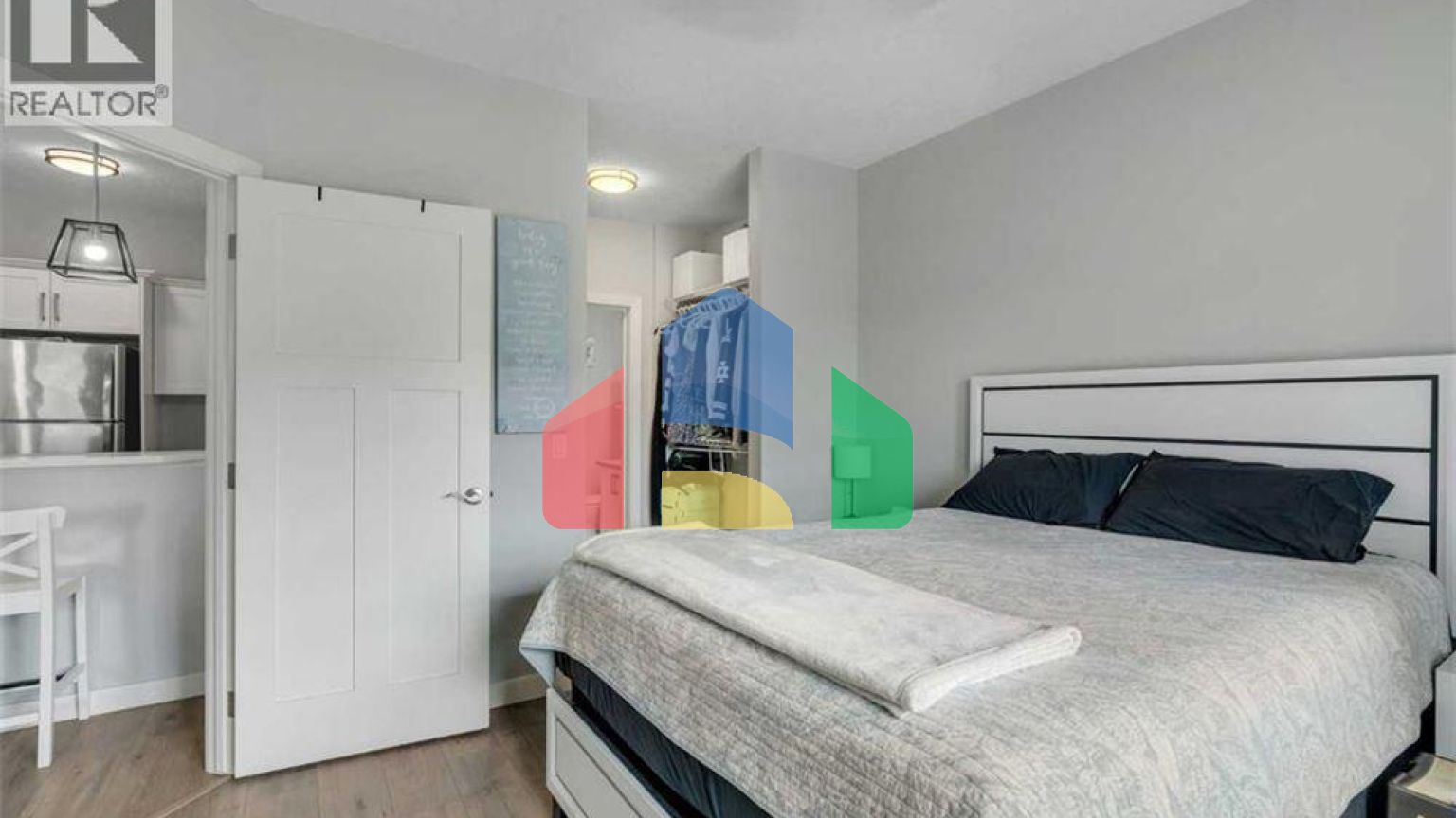 Residential - Single Family Home - Calgary, Canada - Canada