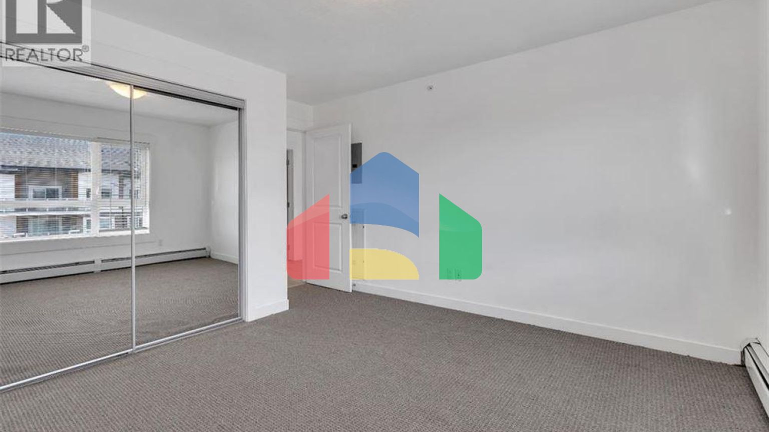 Residential - Single Family Home - Calgary, Canada - Canada