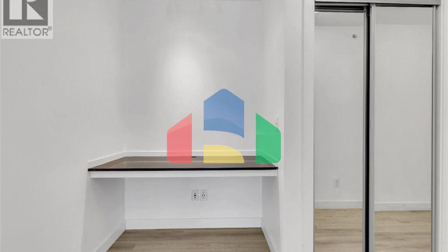 Residential - Single Family Home - Calgary, Canada - Canada