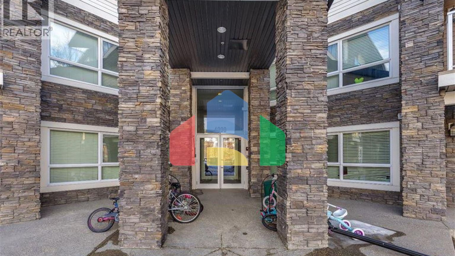 Residential - Single Family Home - Calgary, Canada - Canada