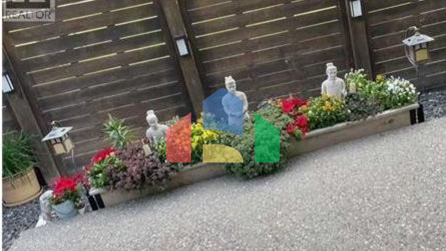 Residential - Single Family Home - Calgary, Canada - Canada