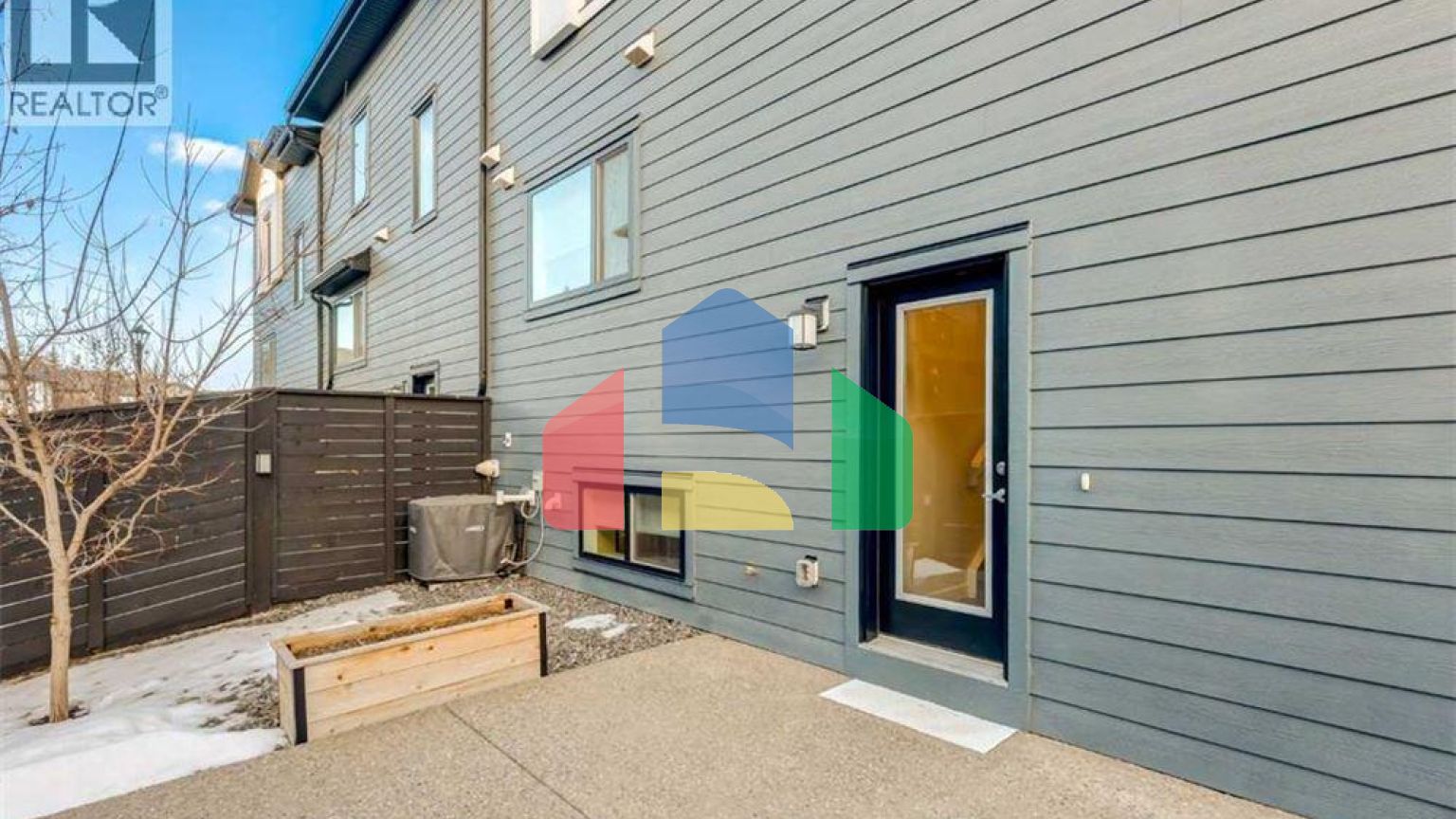 Residential - Single Family Home - Calgary, Canada - Canada