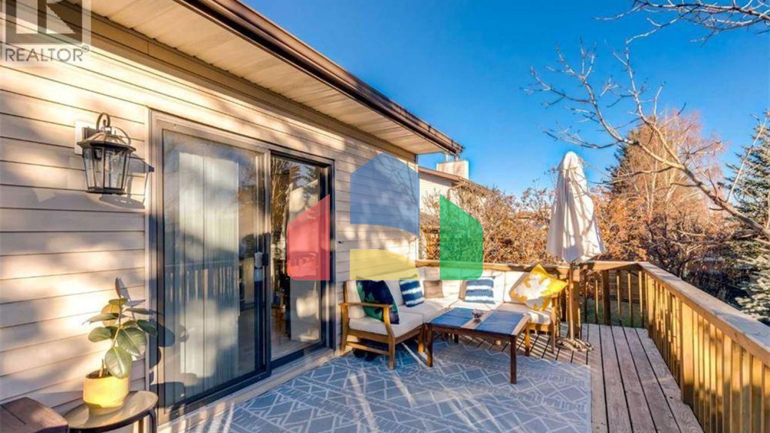 Residential - Single Family Home - Calgary, Canada - Canada