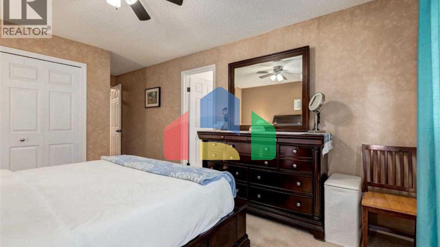 Residential - Single Family Home - Calgary, Canada - Canada