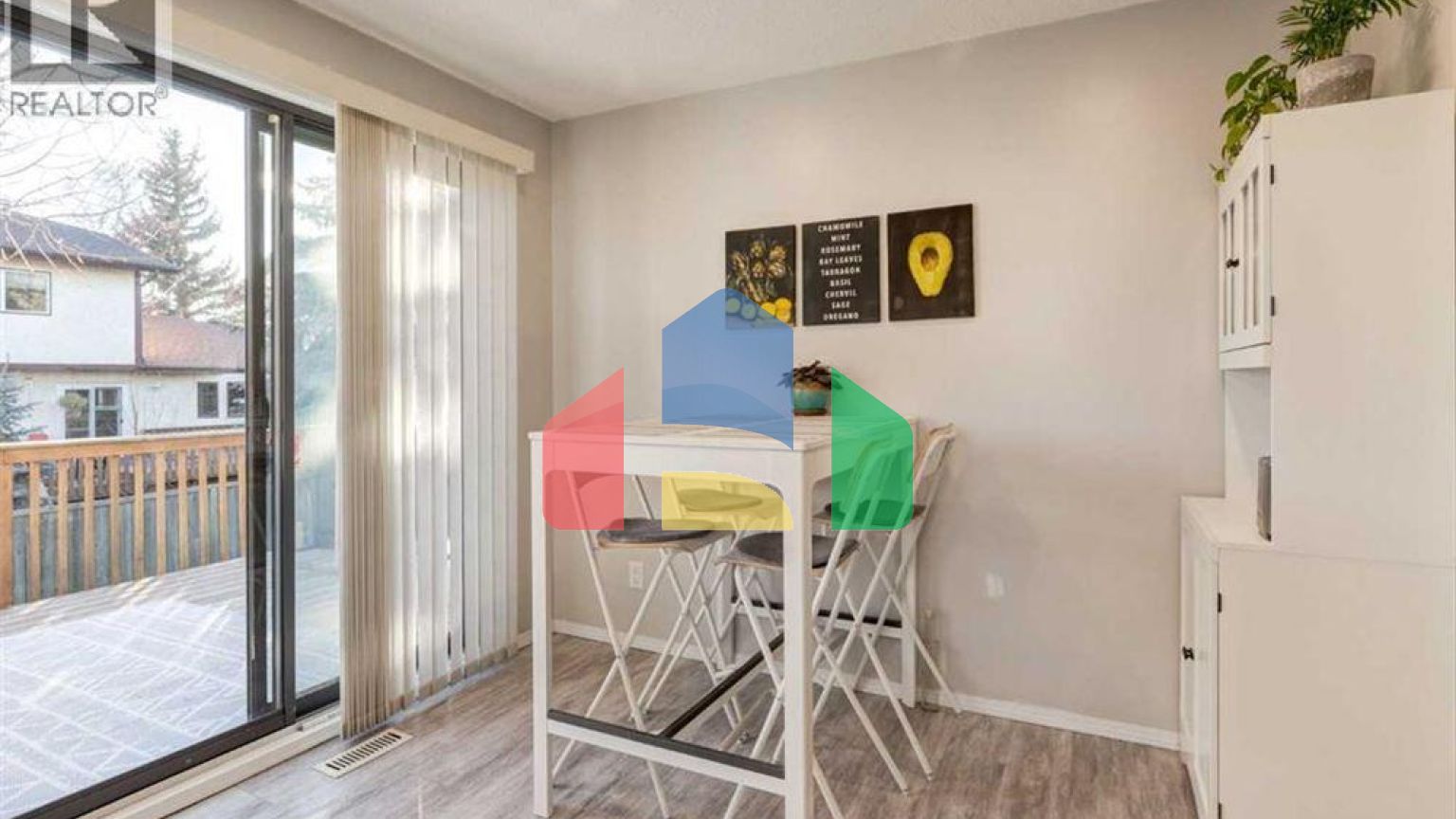 Residential - Single Family Home - Calgary, Canada - Canada