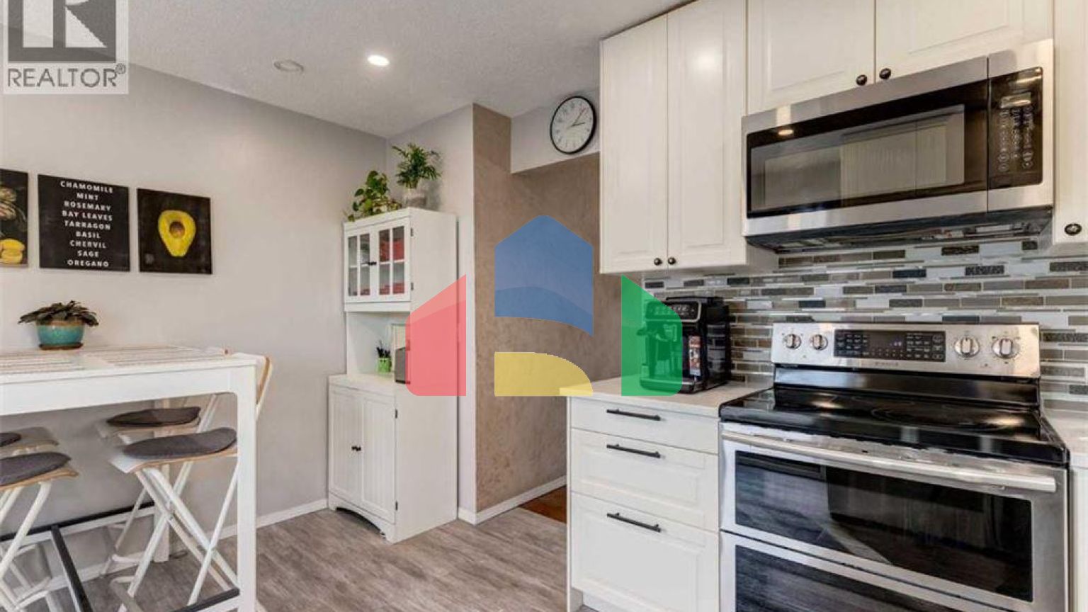 Residential - Single Family Home - Calgary, Canada - Canada