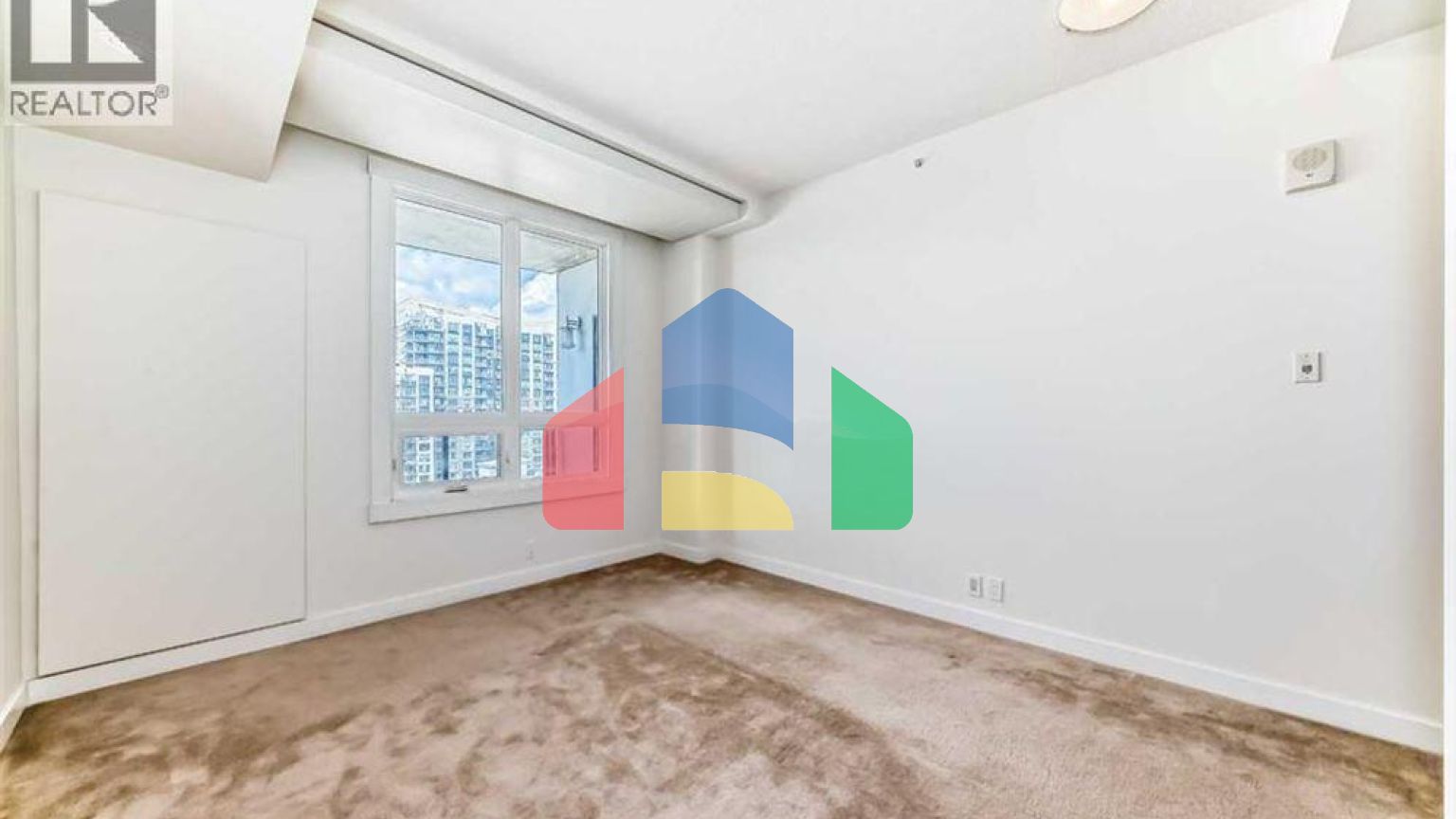 Residential - Single Family Home - Calgary, Canada - Canada