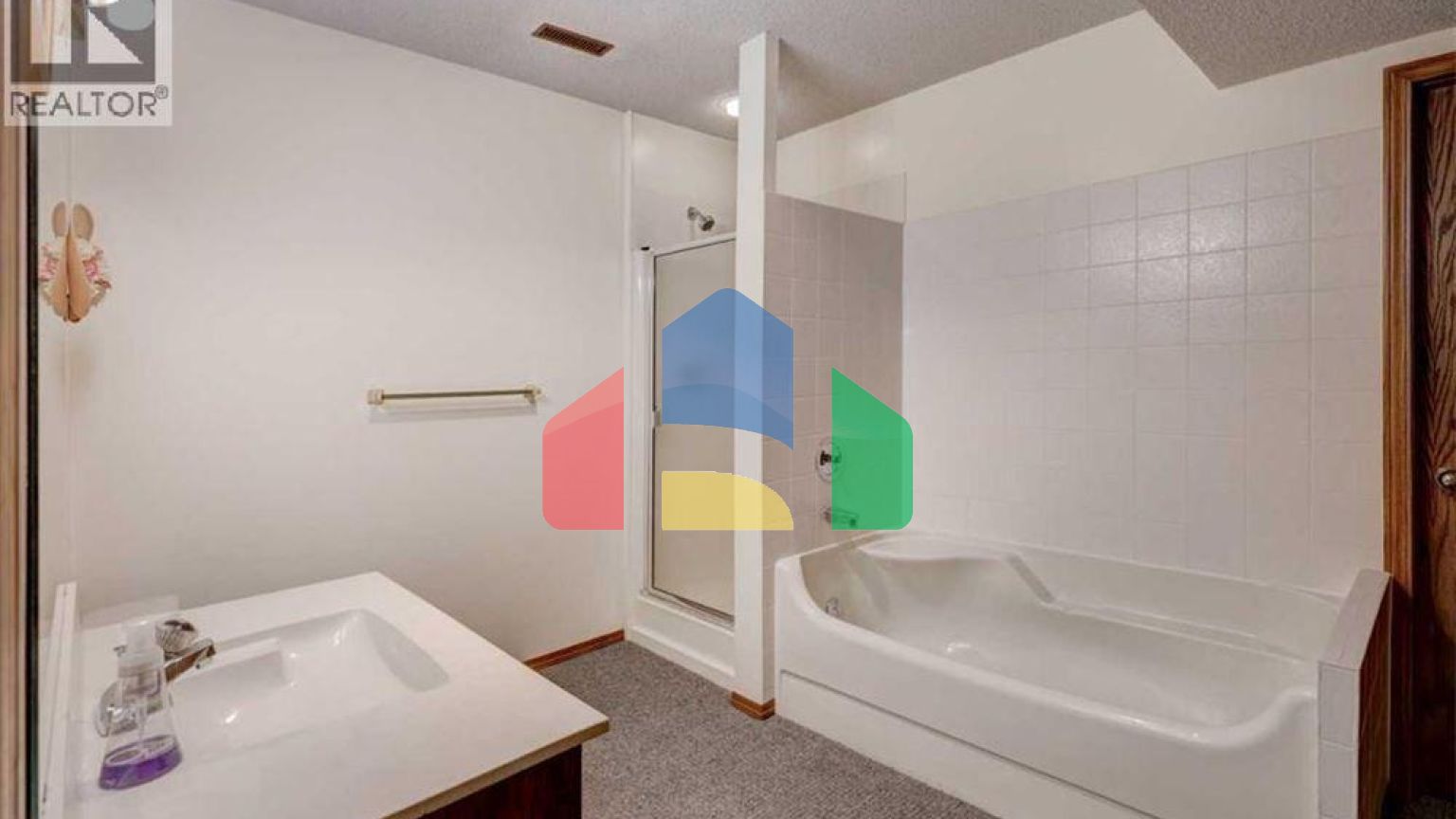 Residential - Single Family Home - Calgary, Canada - Canada