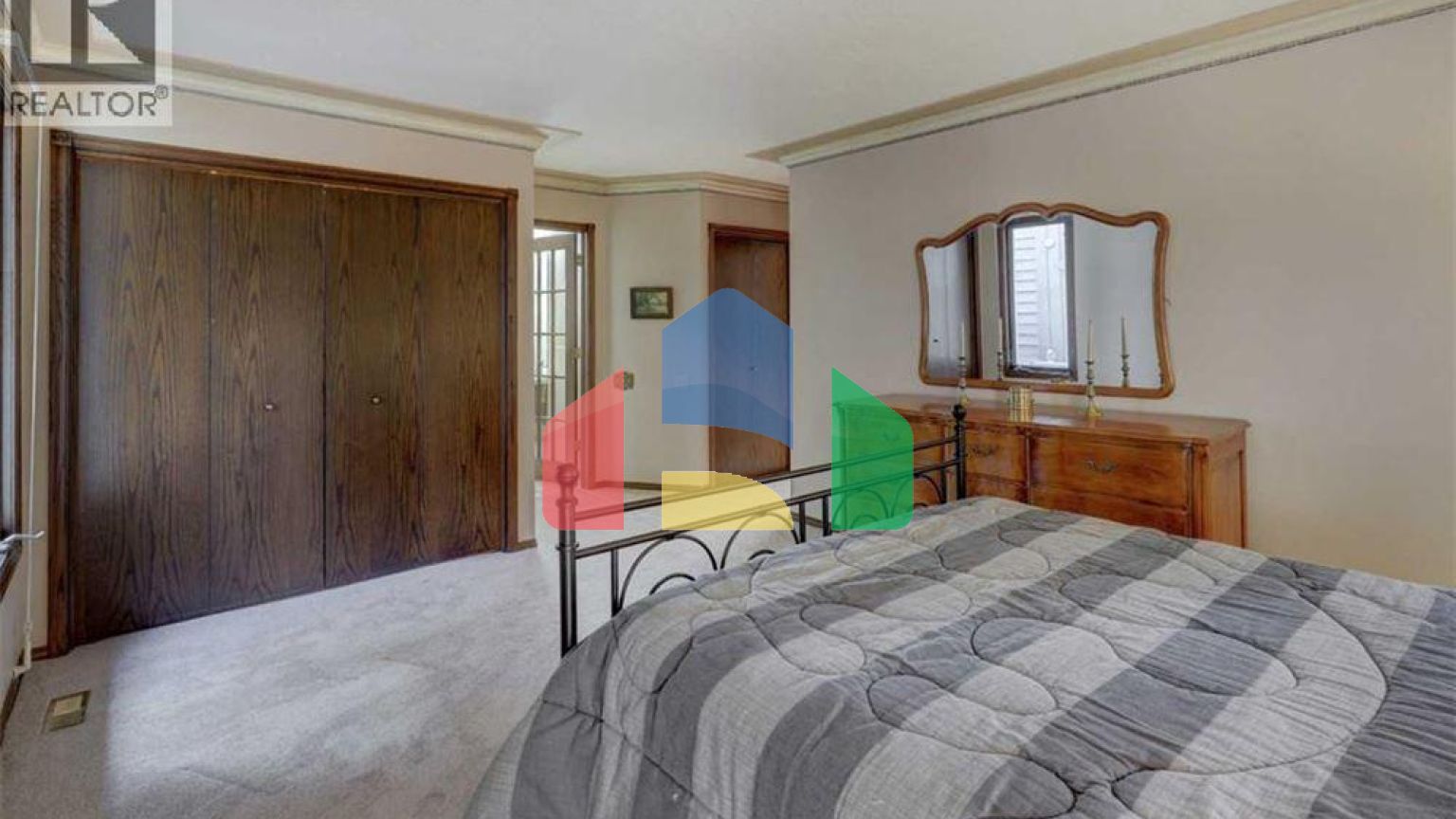 Residential - Single Family Home - Calgary, Canada - Canada