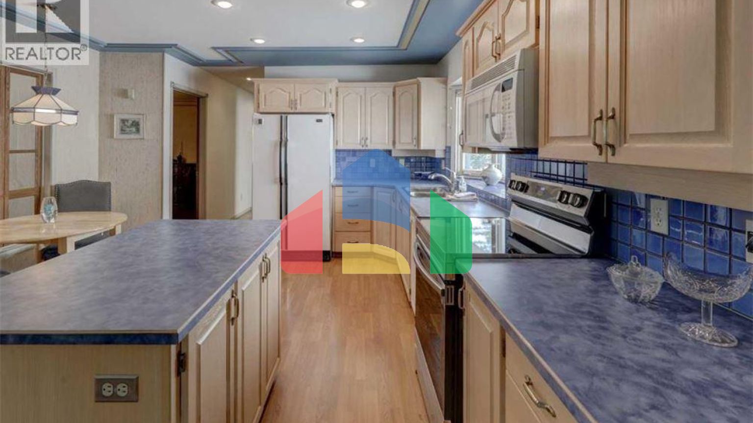 Residential - Single Family Home - Calgary, Canada - Canada