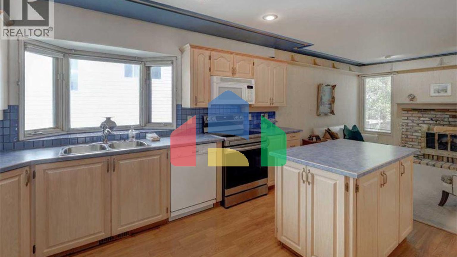 Residential - Single Family Home - Calgary, Canada - Canada