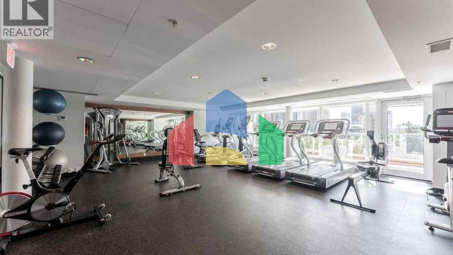 Residential - Single Family Home - Calgary, Canada - Canada