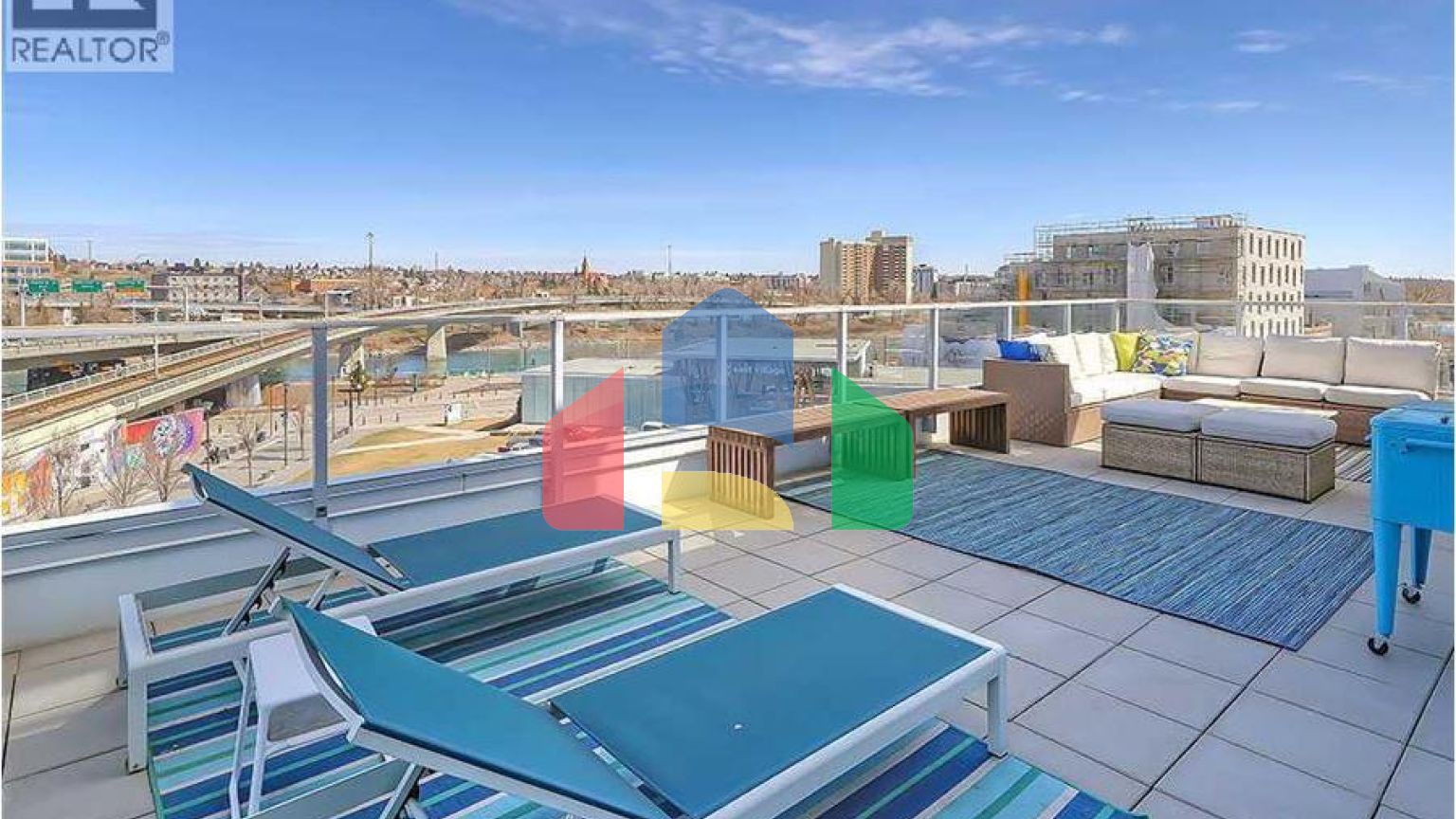 Residential - Single Family Home - Calgary, Canada - Canada