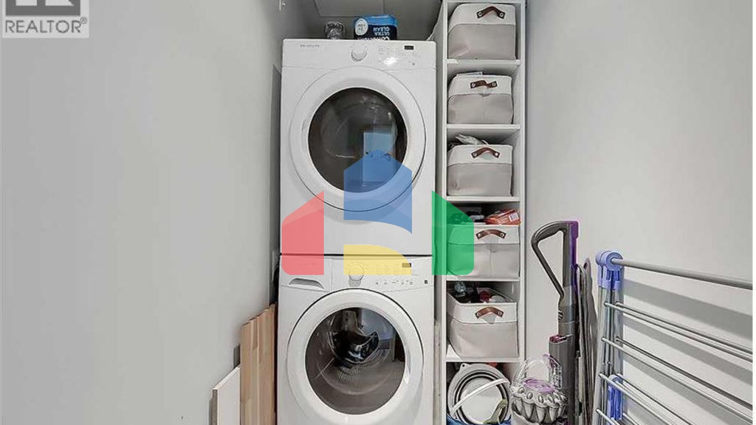 Residential - Single Family Home - Calgary, Canada - Canada