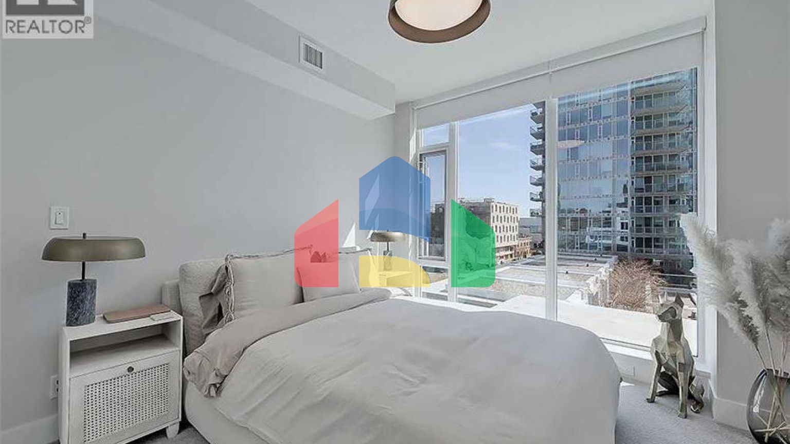 Residential - Single Family Home - Calgary, Canada - Canada