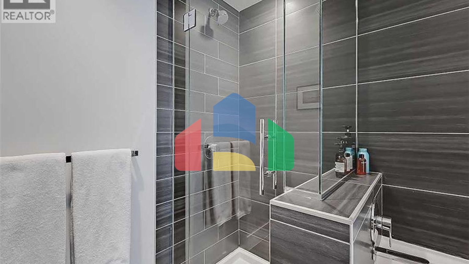 Residential - Single Family Home - Calgary, Canada - Canada