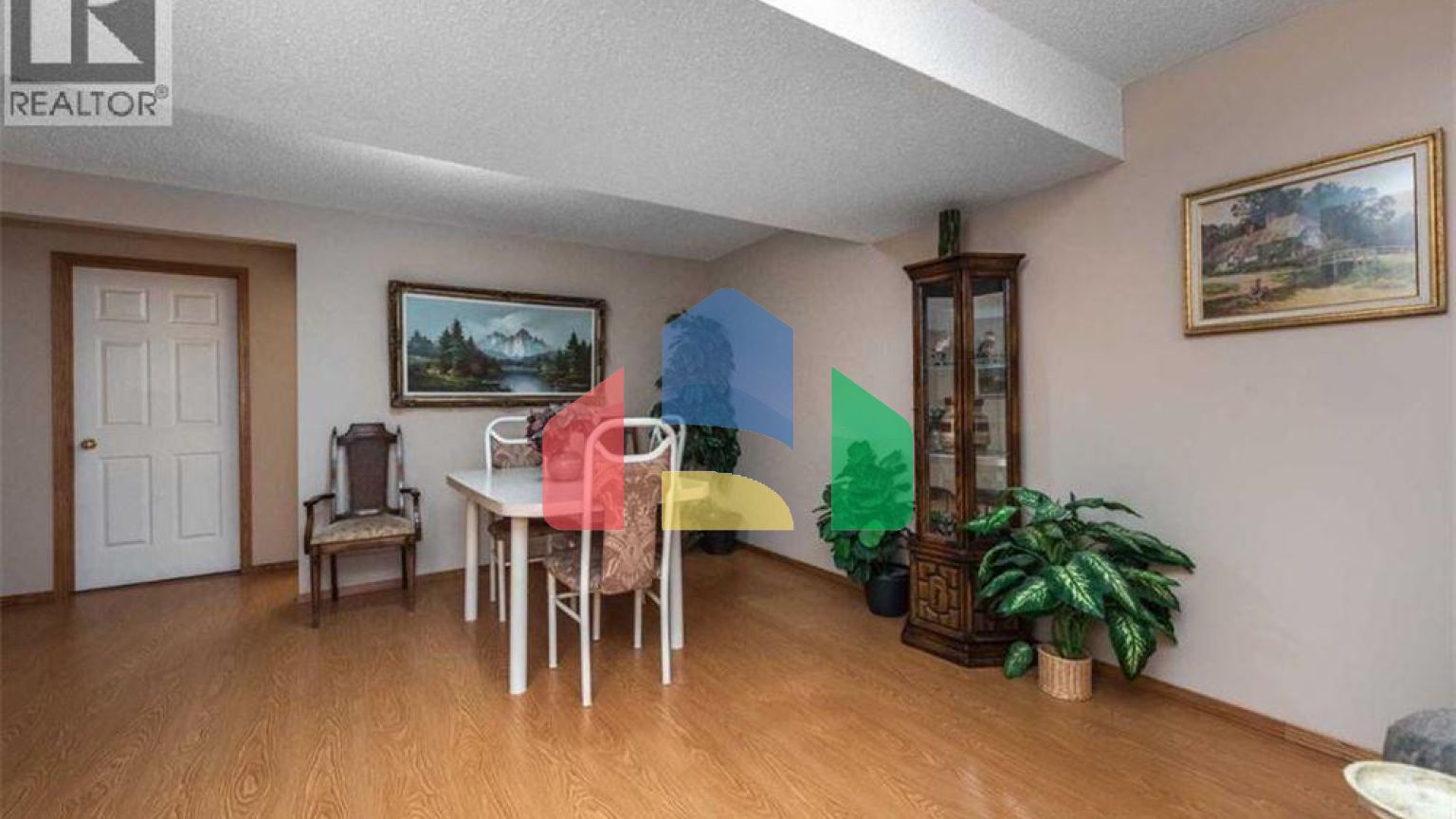 Residential - Single Family Home - Calgary, Canada - Canada