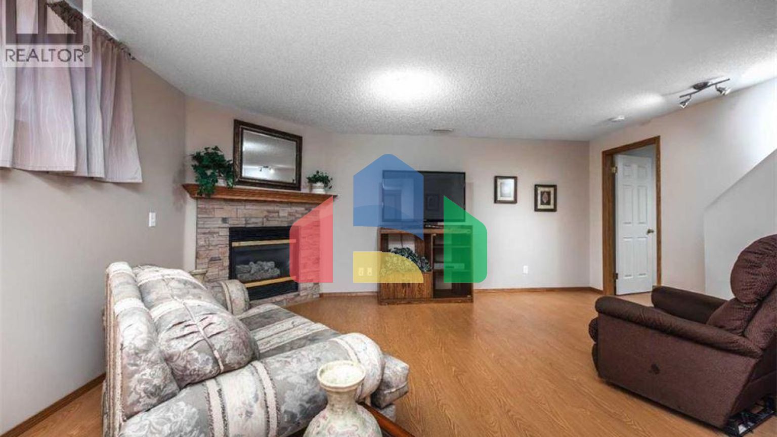 Residential - Single Family Home - Calgary, Canada - Canada