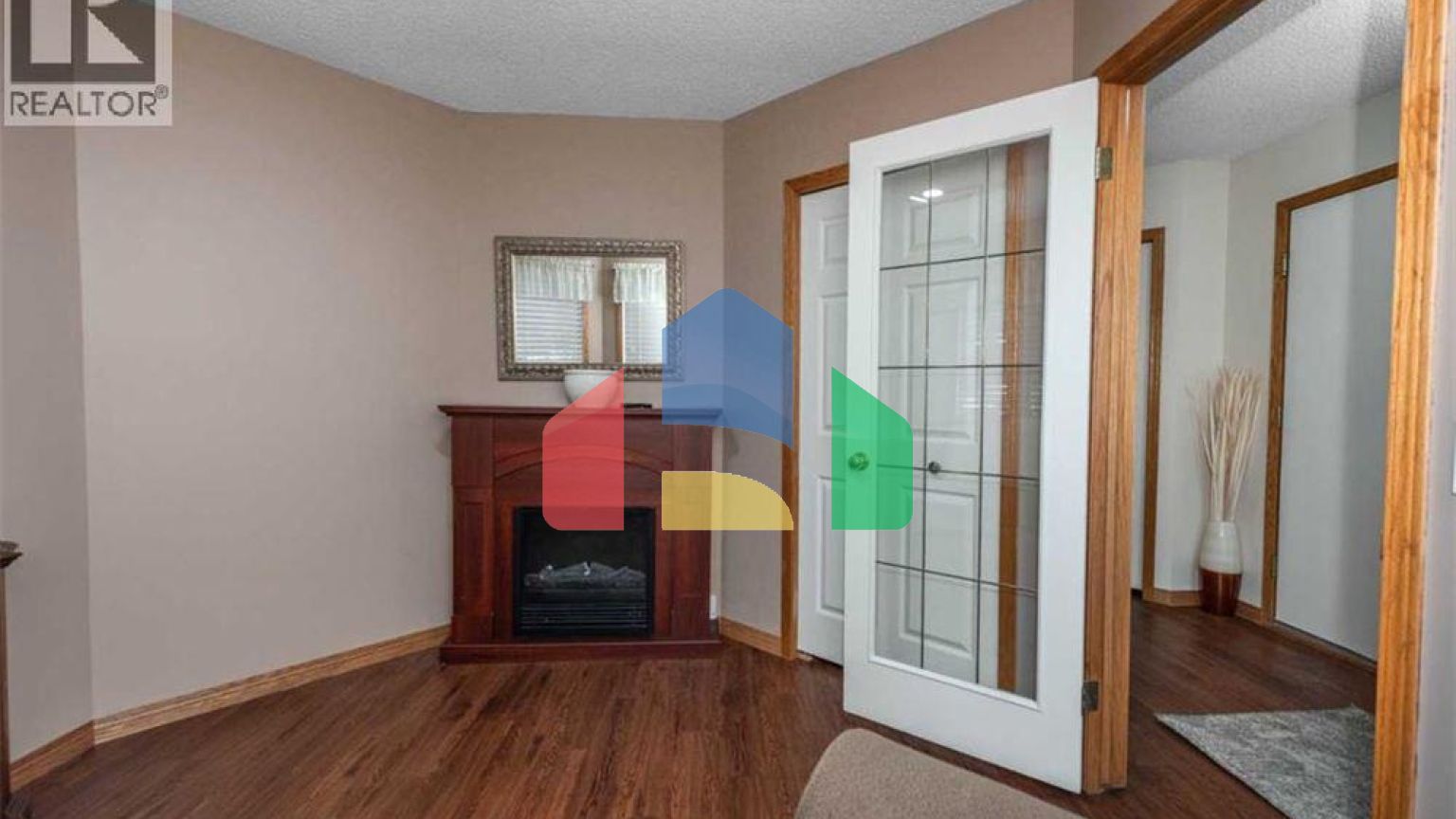 Residential - Single Family Home - Calgary, Canada - Canada